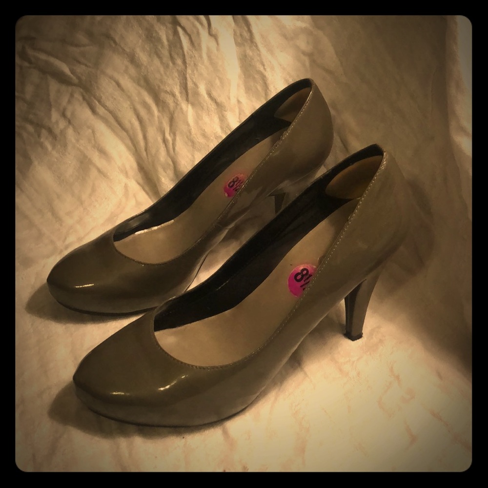 Taupe heels with slight shimmer and 4” heel